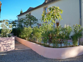 Marsanne cottage for 22 people in the heart of the vineyard